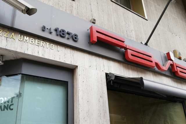 Addio a un altro storico "pezzo" di Bari: chiude la cartoleria Favia, attiva dal 1876